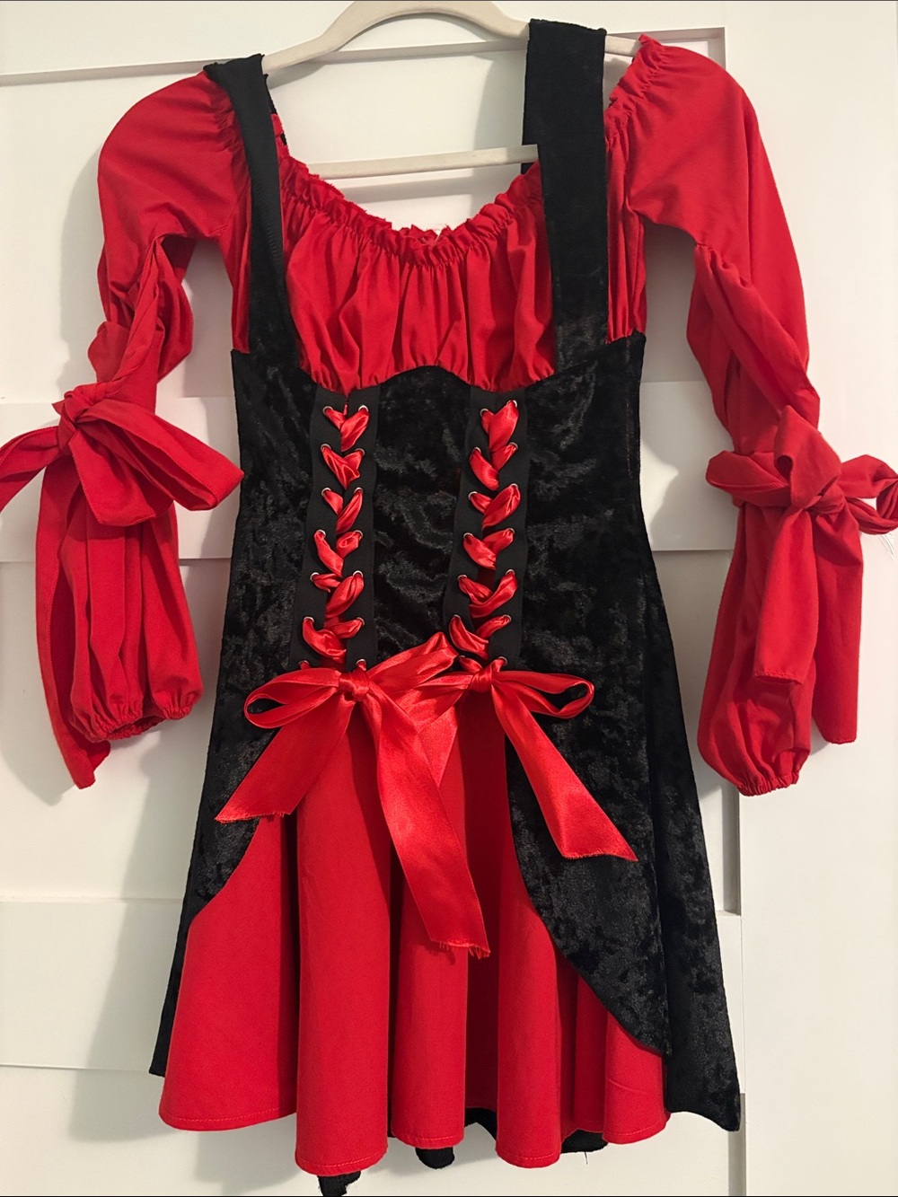 Women’s Red & Black Pirate Costume Dress Size Small plus Pirate hat
